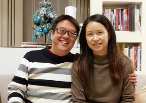 「異地戀」見面三次就結婚！　牧師夫婦兒重病纏身，悲痛中聽見神聲音：我都懂