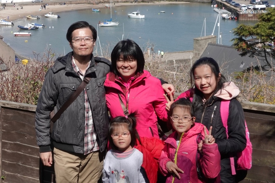 醫師夫婦棄高薪、變賣所有跟隨神，「全家染疫」遇天使搭救